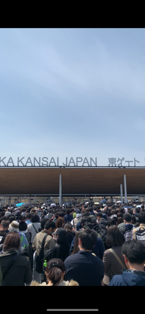 入場待ち列